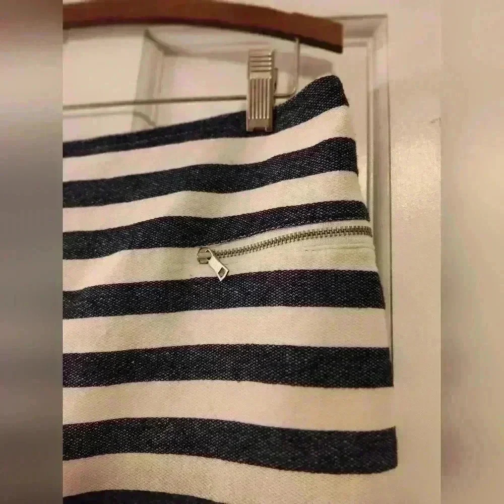 Ann Taylor pencil skirt | women's | linen | Navy and white striped | size 14 - Picture 2 of 6